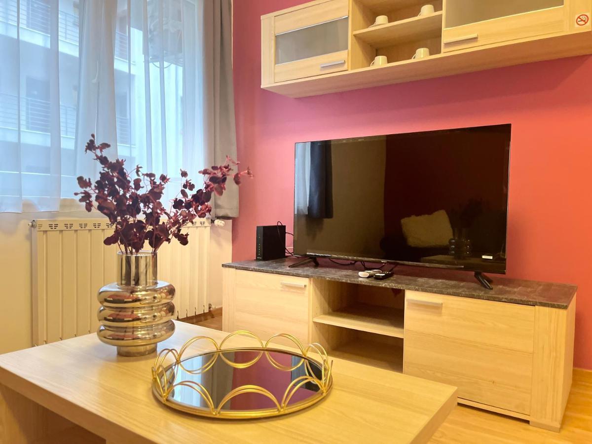 Ferienwohnung Corvin Pearl Deluxe Budapest Exterior foto