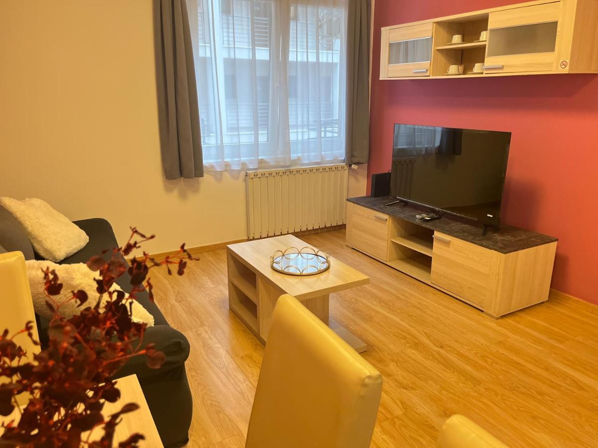 Ferienwohnung Corvin Pearl Deluxe Budapest Exterior foto